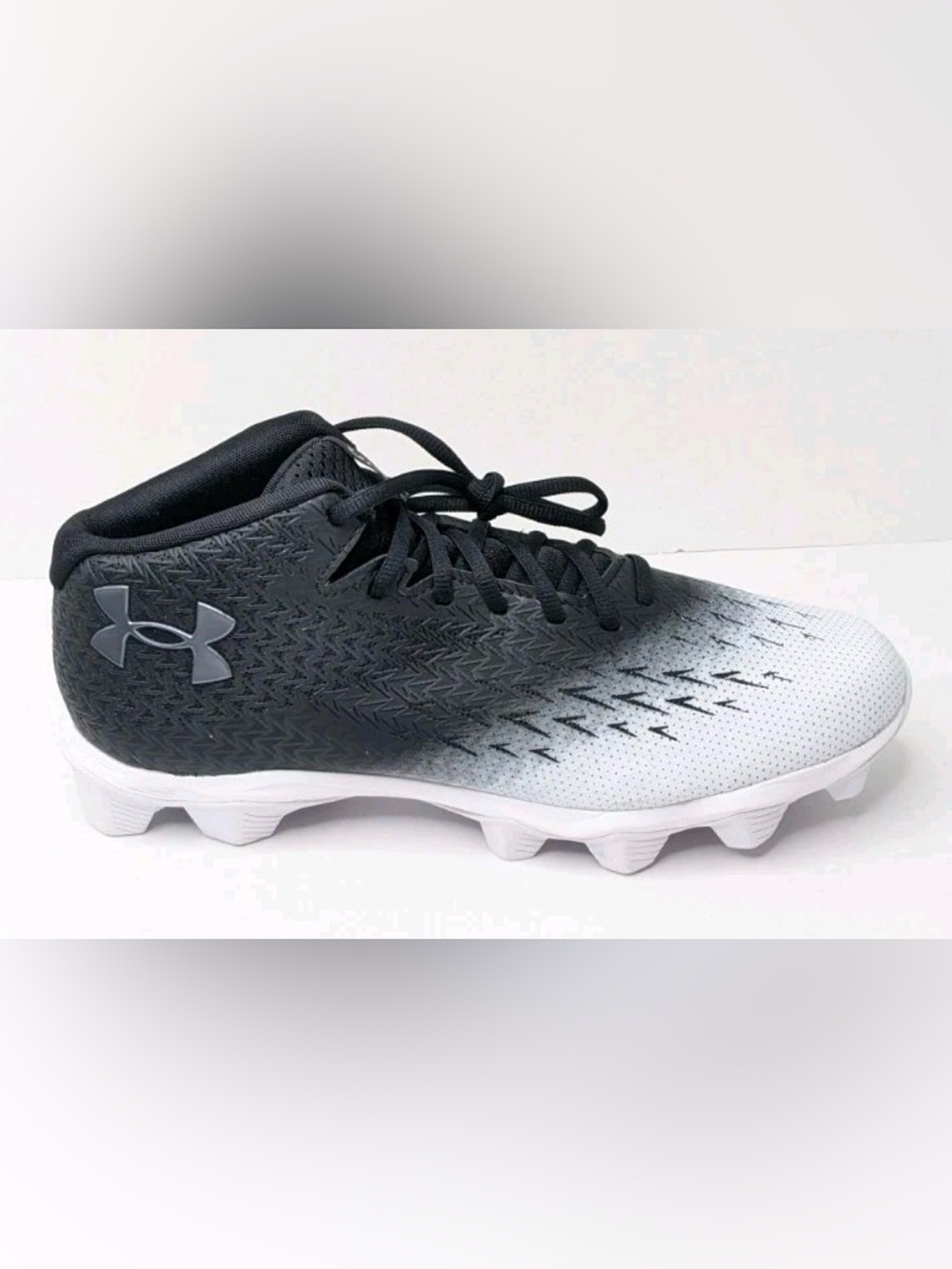NWOB Under Armour Spotlight Franchise 4.0 RM Football Cleats Black White - 9.5